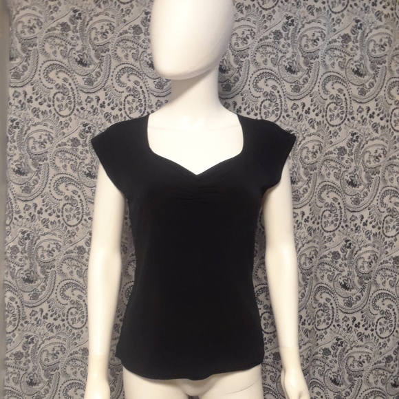 😻 Sleeveless Tank Top - Picture 2 of 3